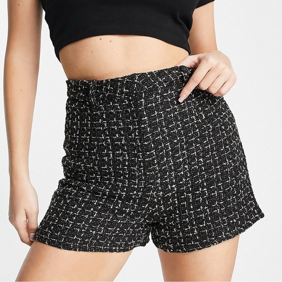 Zara Pants - Black/Gold Tweed/Boucle detailed high waisted short- Size US 10